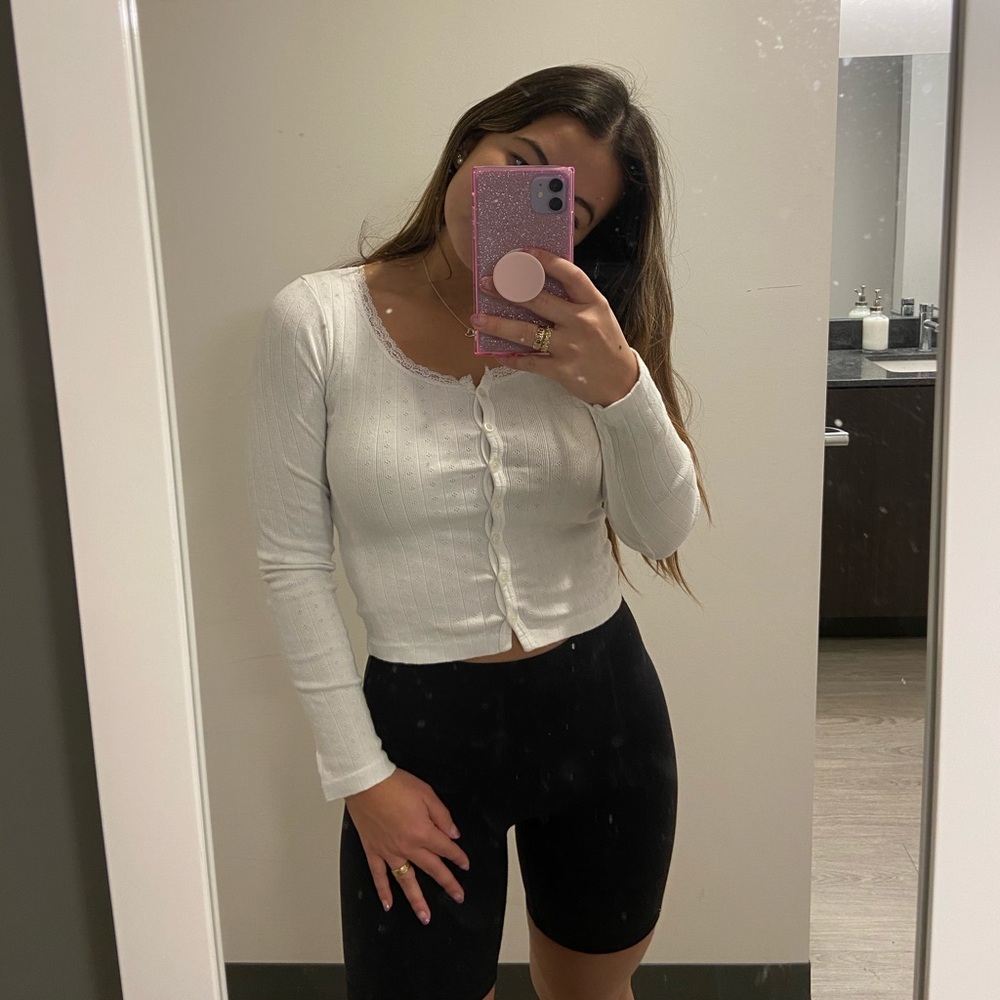 Brandy Melville “Shannon” Sweater